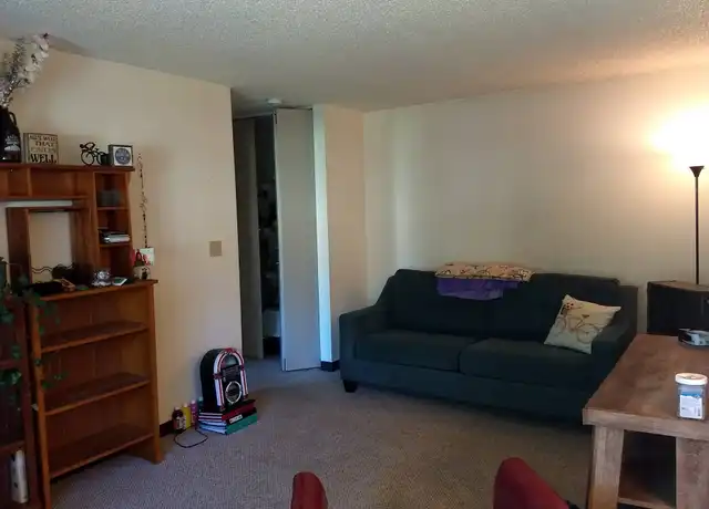 Property at 2917 Winsor Dr Unit 202, Eau Claire, WI, 54703, 1 bed, 1 bath, [object Object]