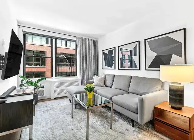 Property at 165 Christopher St Unit 3U, New York, NY, 10014, 1 bed, 1 bath, [object Object]