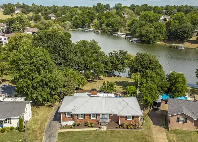 Property at 194 Roberta Dr, Hendersonville, TN, 37075, 4 beds, 3 baths, [object Object]