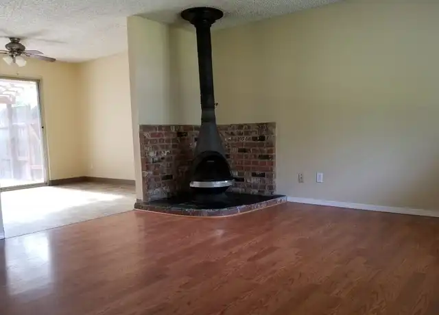 Property at Bellwood Gardens.    MW BG - 12580 SW 128th Ave, Portland, OR, 97223, 3 beds, 1.5 baths, [object Object]