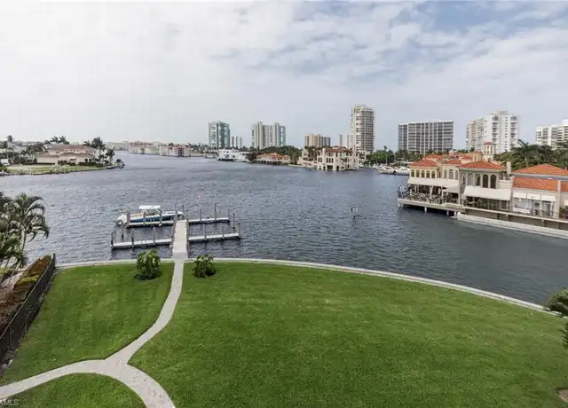 Property at 250 Park Shore Dr #302, Naples, FL, 34103, 2 beds, 2 baths, [object Object]