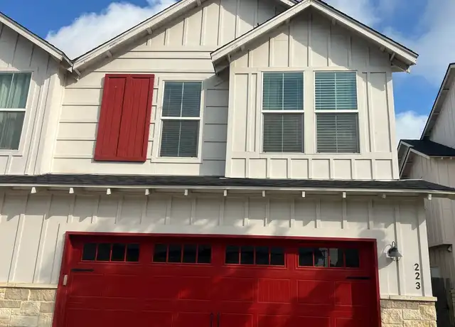 Property at 223 Sapphire Dr Unit 100, New Braunfels, TX, 78130, 4 beds, 2.5 baths, [object Object]