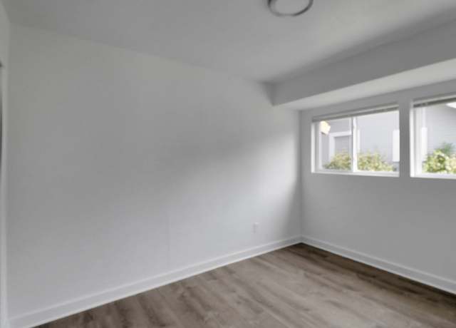 Photo of 1320 SE 9th Ave, Oak Harbor, WA 98277