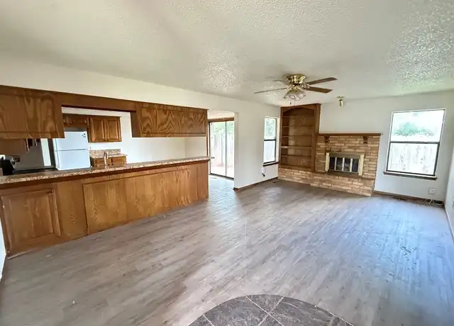 Property at 217 Woodbridge Cir, Edmond, OK, 73012, 2 beds, 2 baths, [object Object]