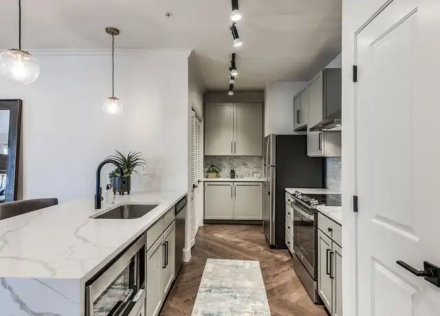 Property at San Simeon - 2121 Allen Pkwy, Houston, TX, 77019, 1-3 bed, 1-3 bath, [object Object]