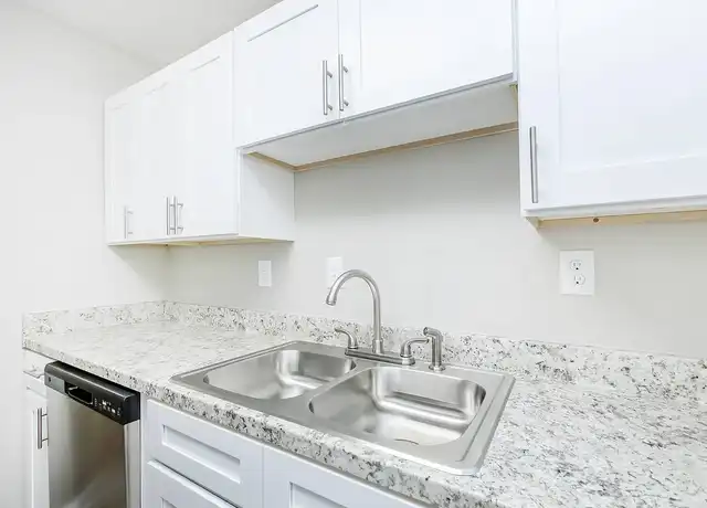 Property at Villas del Mirasol - 700 Old Holcomb Bridge Rd, Roswell, GA, 30076, 1 bed, 1 bath, [object Object]