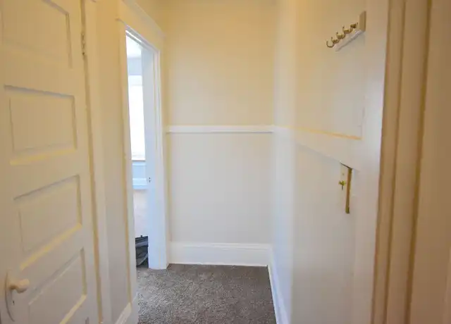 Property at 1722 N 45th St Unit 1, Seattle, WA, 98103, 1 bed, 1 bath, [object Object]