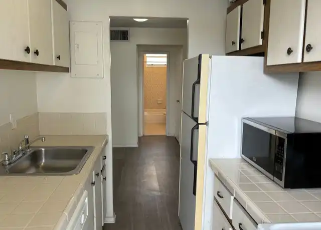 Property at 477-PictureOne - 1420 SE 3rd St, Deerfield Beach, FL, 33441, 1-2 bed, 1-1.5 bath, [object Object]