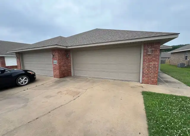 Property at 2016 Plum Creek Ln Unit B, Alma, AR, 72921, 3 beds, 2 baths, [object Object]