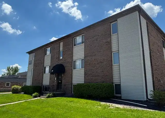 Property at 201 S Regency Dr Unit 6, Bloomington, IL, 61701, 2 beds, 1 bath, [object Object]