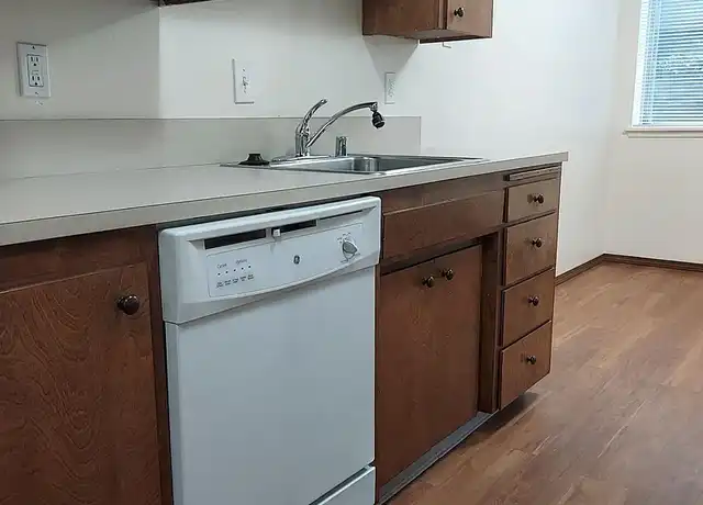 Property at Legend House - 9700 Roosevelt Way NE, Seattle, WA, 98115, 2 beds, 1.5 baths, [object Object]