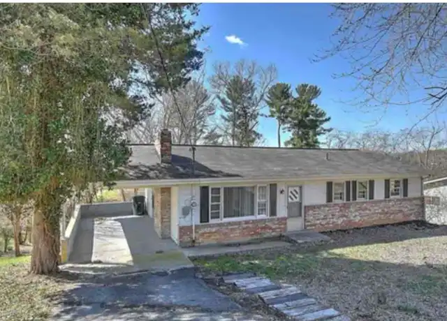 Property at 261 Cheyenne Rd, Bristol, VA, 24201, 3 beds, 2 baths, [object Object]