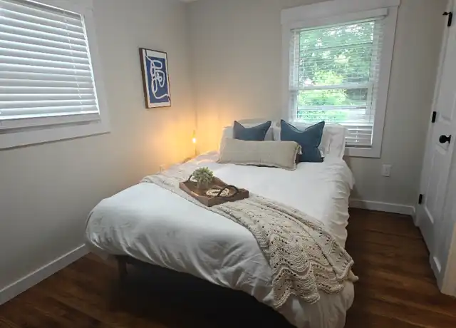 Property at 920 Friendly Pl Unit 2, Charlotte, NC, 28213, 1 bed, 1 bath, [object Object]