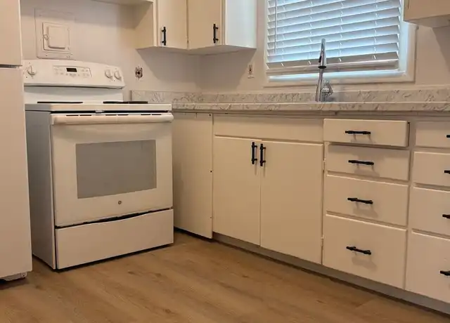 Property at 3015 Pacific Ave Unit 005, Forest Grove, OR, 97116, 1 bed, 1 bath, [object Object]