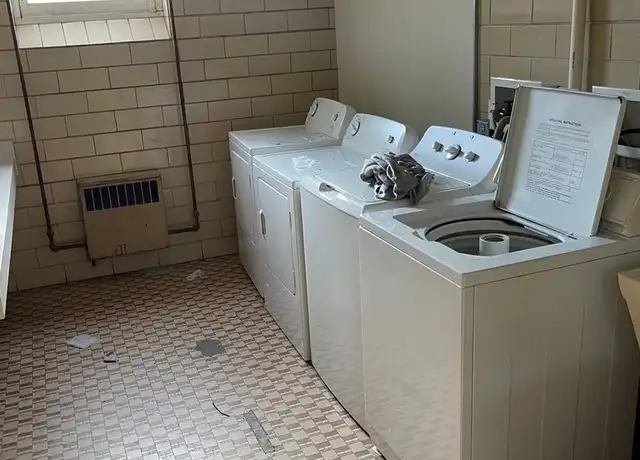 Property at 471 High Ave Unit High, 471 1A, Oshkosh, WI, 54901, 2 beds, 1 bath, [object Object]