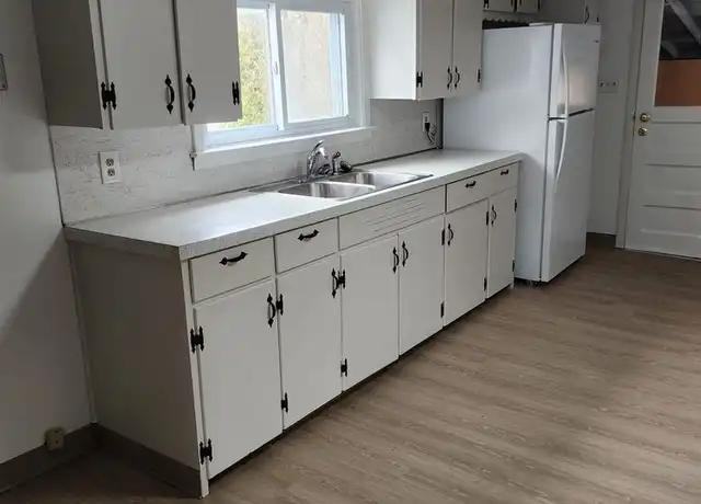 Property at 231 Miles Ave, Syracuse, NY, 13210, 2 beds, 1 bath, [object Object]