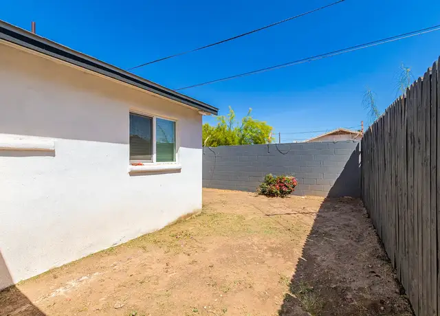 Photo of 312 E Kinderman Dr, Avondale, AZ 85323