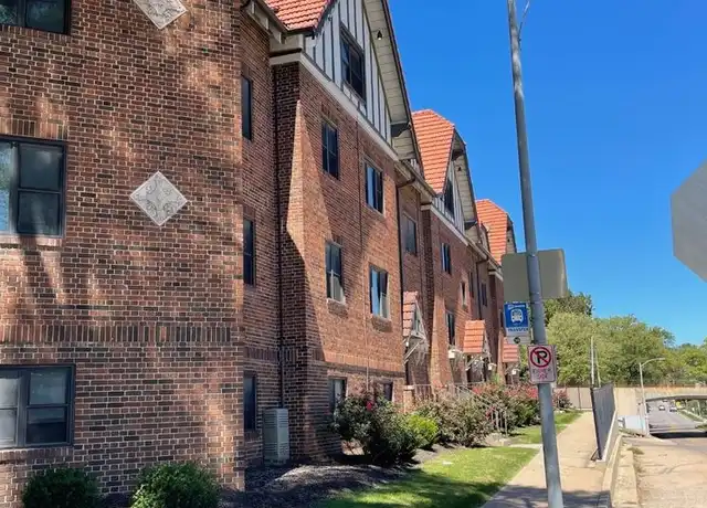 Property at 812 N 33rd St Unit 4, Omaha, NE, 68131, 1 bed, 1 bath, [object Object]