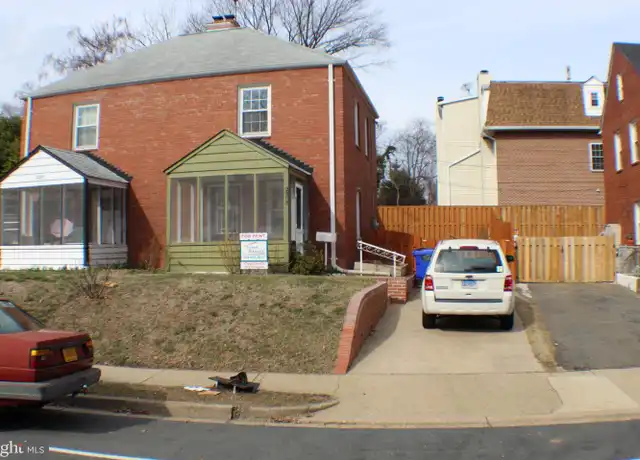 Property at 2205 6th St S, Arlington, VA, 22204, 2 beds, 1 bath, [object Object]