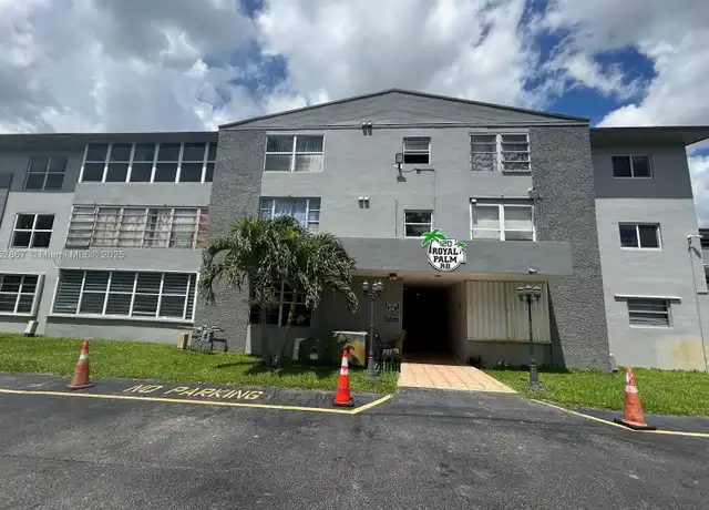 Property at 120 Royal Palm Rd #319, Hialeah, FL, 33016, 2 beds, 2 baths, [object Object]