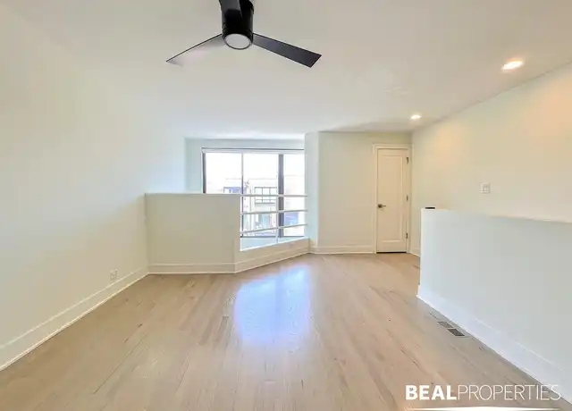 Property at 954 W Grace St, Chicago, IL, 60613, 1 bed, 1 bath, [object Object]