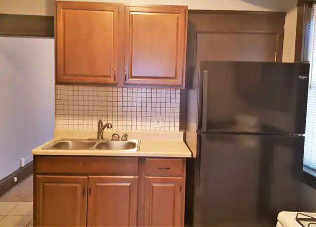 Property at 525 St Albans St N Unit 4, St Paul, MN, 55104, 1 bed, 1 bath, [object Object]