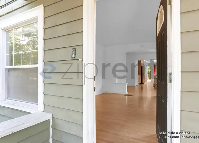 Property at 5536 27th Ave NE, Seattle, WA, 98105, 3 beds, 2 baths, [object Object]