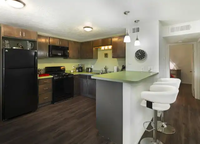 Property at Q @ Nob Hill - 4805 Marquette Ave NE, Albuquerque, NM, 87108, 1-2 bed, 1 bath, [object Object]