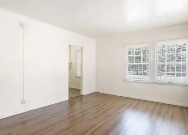 Property at 807 W 30th St Unit 813 1/2, Los Angeles, CA, 90007, 1 bed, 1 bath, [object Object]