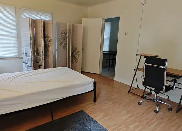 Property at 807 W 30th St Unit 813 1/2, Los Angeles, CA, 90007, 1 bed, 1 bath, [object Object]
