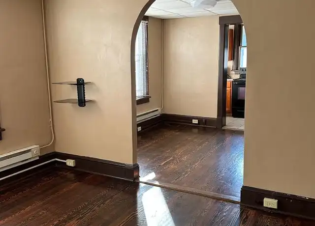 Property at 231 N Locust St Unit 2, Hagerstown, MD, 21740, 2 beds, 1 bath, [object Object]