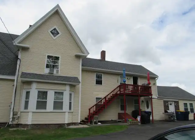 Property at 86 Sweet Hill Rd Unit 2, Plaistow, NH, 03865, 3 beds, 1 bath, [object Object]