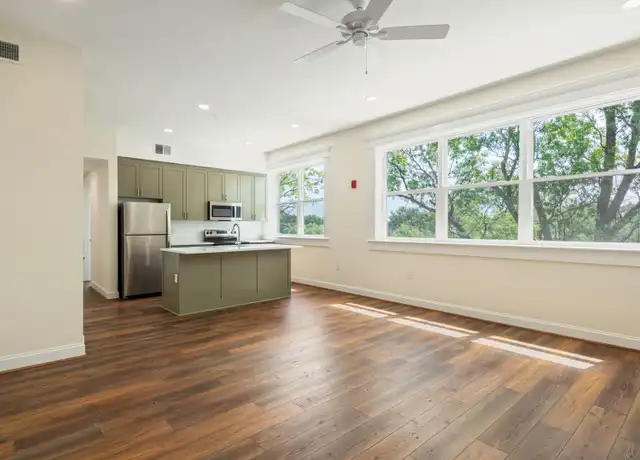 Property at 913 Greenway Ct Unit 16, Norfolk, VA, 23507, 1 bed, 1 bath, [object Object]