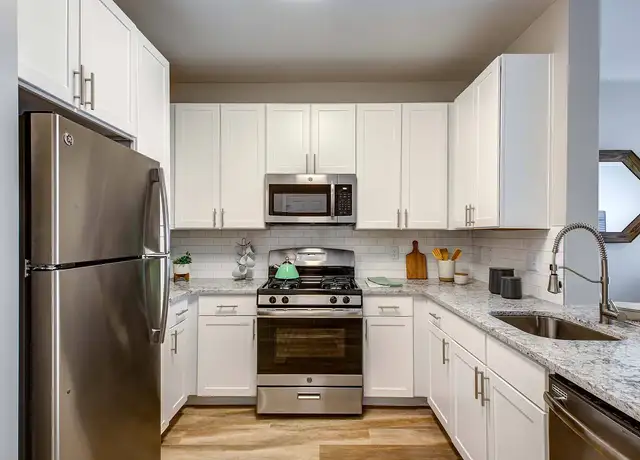 Photo of 9 Bay Dr, Canton, MA 02021