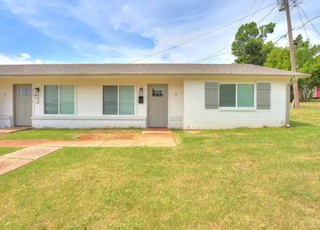 Property at 1015 E Main St Unit 1, Edmond, OK, 73034, 2 beds, 1 bath, [object Object]