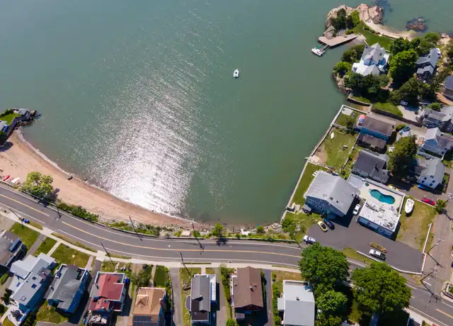Property at 198 Shore Dr, Branford, CT, 06405, 2 beds, 1 bath, [object Object]