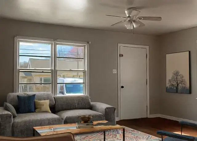 Property at 1027 Bellemeade Ave, Florence, AL, 35630, 1 bed, 1 bath, [object Object]
