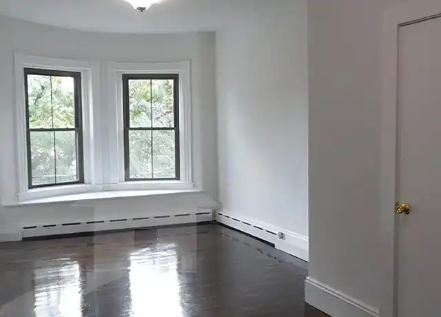 Property at 110 Willow St Unit 3, Cambridge, MA, 02141, 2 beds, 1 bath, [object Object]