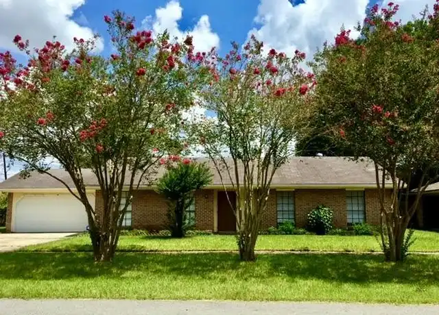 Property at 704 Idlewood Blvd, Lafayette, LA, 70506, 3 beds, 2 baths, [object Object]