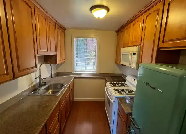 Property at 942 Vermont St Unit 2, Oakland, CA, 94610, 0 beds, 1 bath, [object Object]