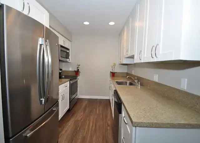 Property at Loma Portal - 3131 Cauby St, San Diego, CA, 92110, 1-2 bed, 1-2 bath, [object Object]