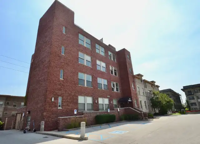 Property at 2105 N Meridian St Unit 202, Indianapolis, IN, 46202, 1 bed, 1.5 baths, [object Object]