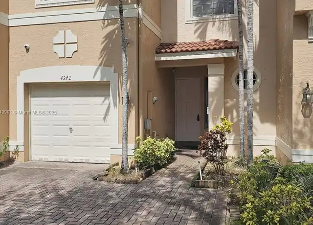 Property at 4242 SW 124th Way, Miramar, FL, 33027, 3 beds, 2.5 baths, [object Object]