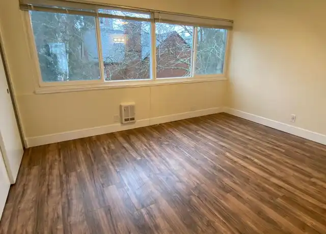 Property at 10 Blaine St Unit 3, Seattle, WA, 98109, 1 bed, 1 bath, [object Object]