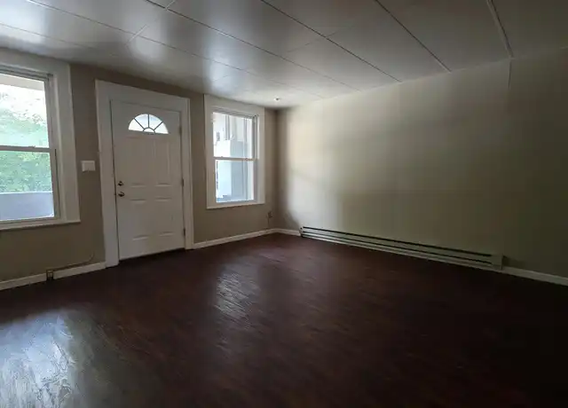 Property at 302 W Main St Unit 2, Johnson City, TN, 37604, 1 bed, 1 bath, [object Object]
