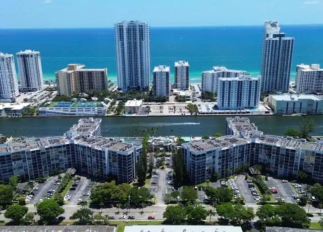 Property at 1000 Parkview Dr #825, Hallandale Beach, FL, 33009, 2 beds, 1.5 baths, [object Object]