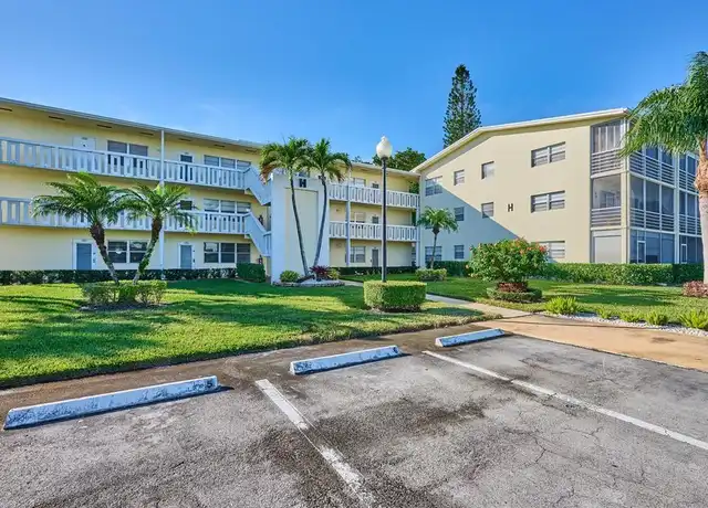 Property at 300 Dorset H Unit H, Boca Raton, FL, 33434, 1 bed, 1.5 baths, [object Object]