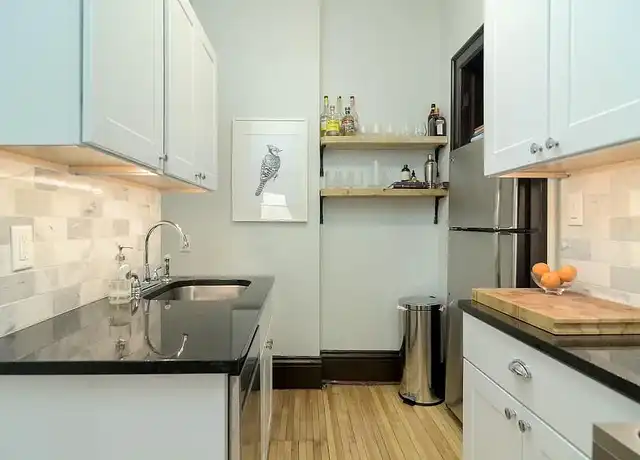 Property at Lowry Hill Apartments - 715 Douglas Ave, Minneapolis, MN, 55403, 0-1 beds, 1 bath, [object Object]