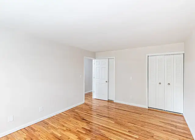 Photo of 94 Robert Treat Dr, Milford, CT 06460