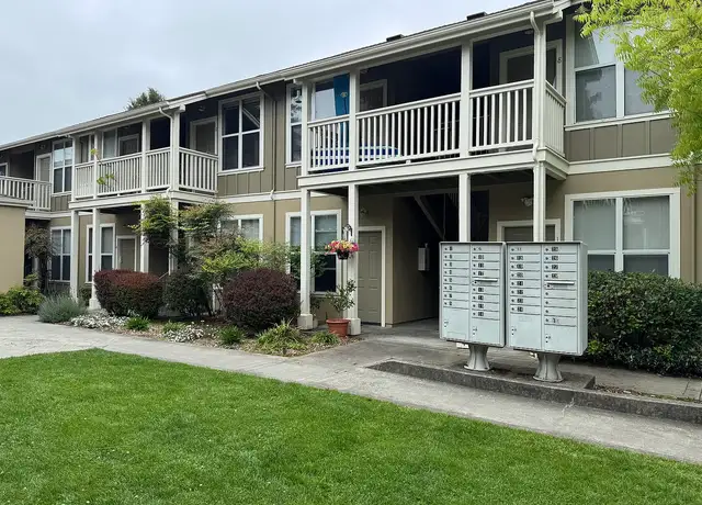 Photo of 140 Vernon St, Santa Cruz, CA 95060